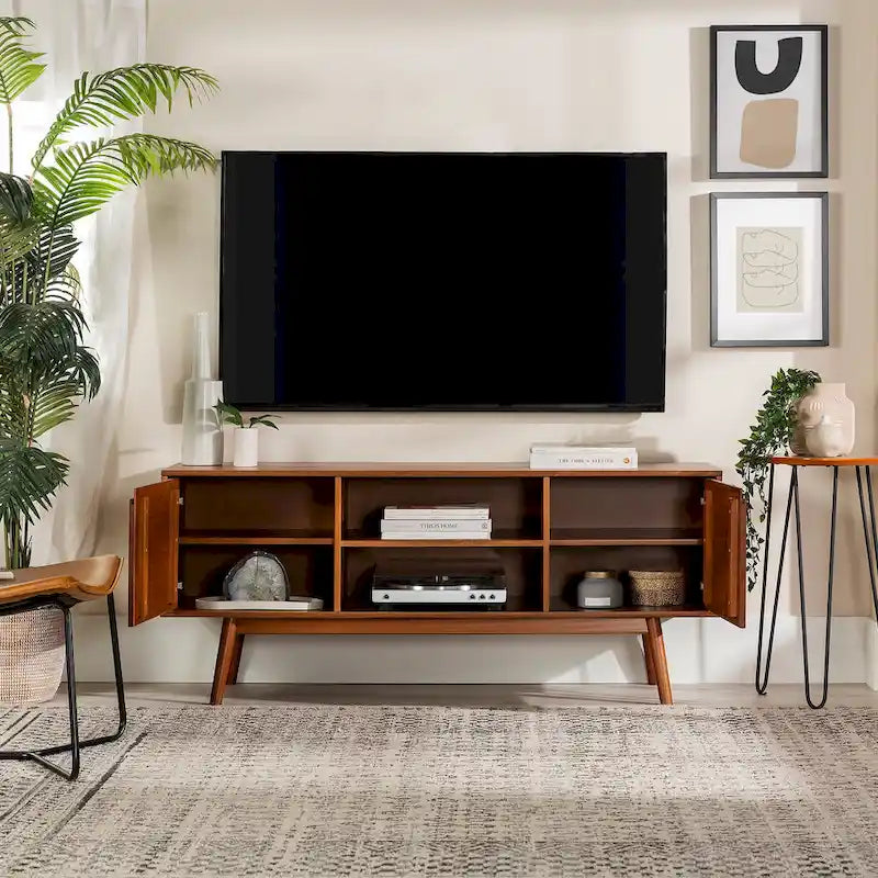 Meuble TV de 58 pouces en pin massif de style Mid-Century avec portes à fermeture douce et étagères ouvertes