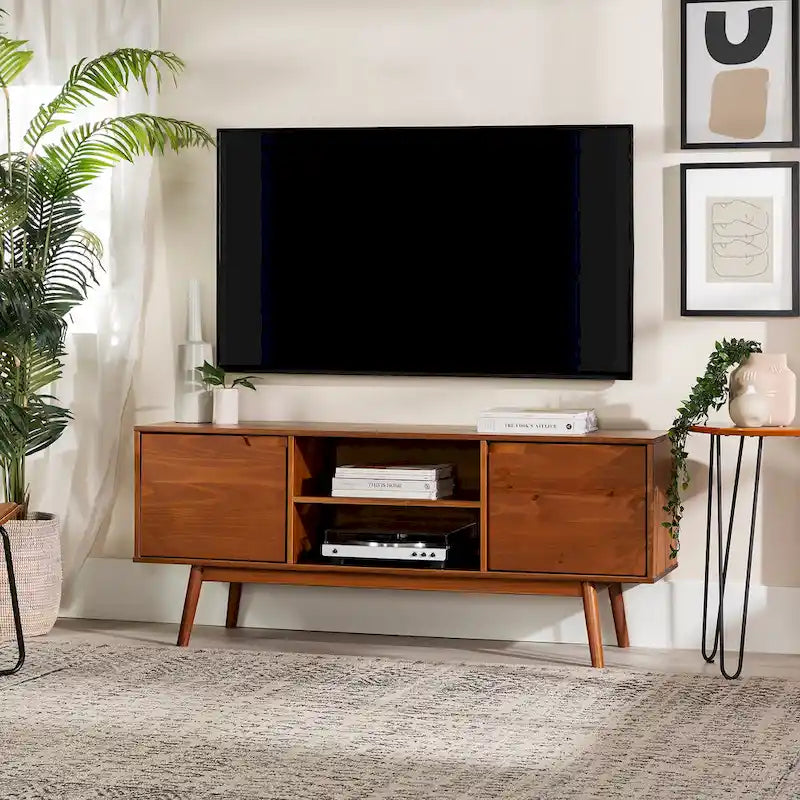 Meuble TV de 58 pouces en pin massif de style Mid-Century avec portes à fermeture douce et étagères ouvertes