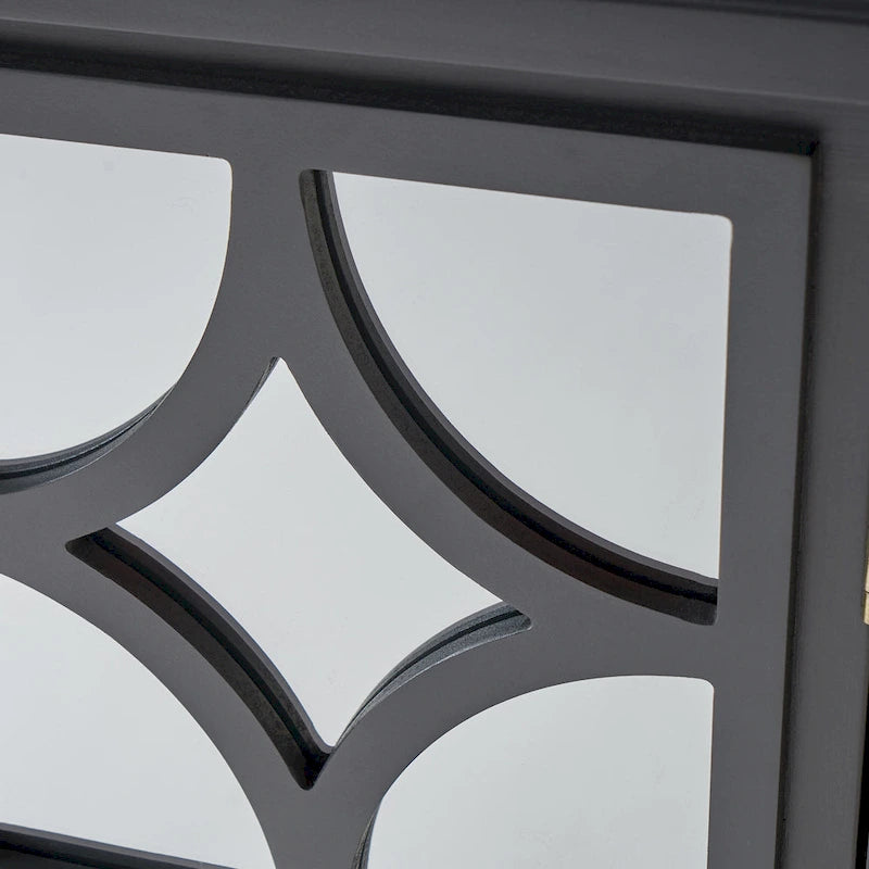 Meuble à deux portes en sapin avec accents miroirs