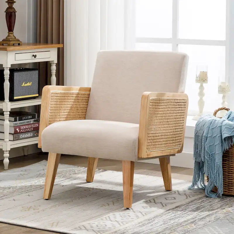 Fauteuil d'appoint rembourré avec accoudoirs en rotin