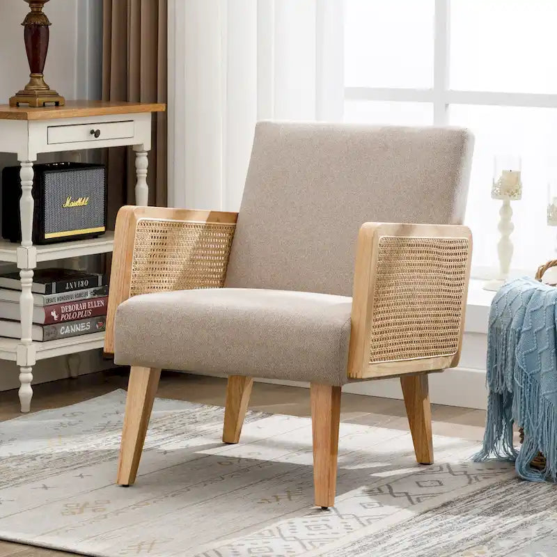 Fauteuil d'appoint rembourré avec accoudoirs en rotin