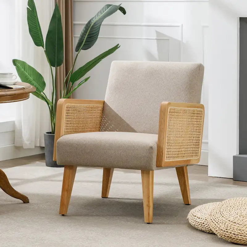 Fauteuil d'appoint rembourré avec accoudoirs en rotin
