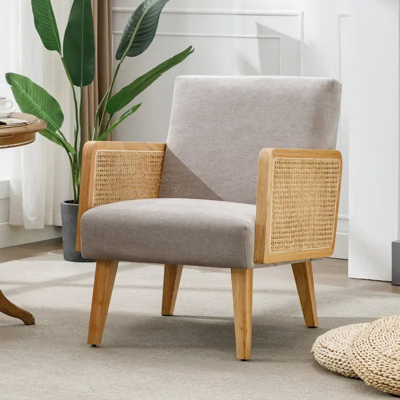 Fauteuil d'appoint rembourré avec accoudoirs en rotin