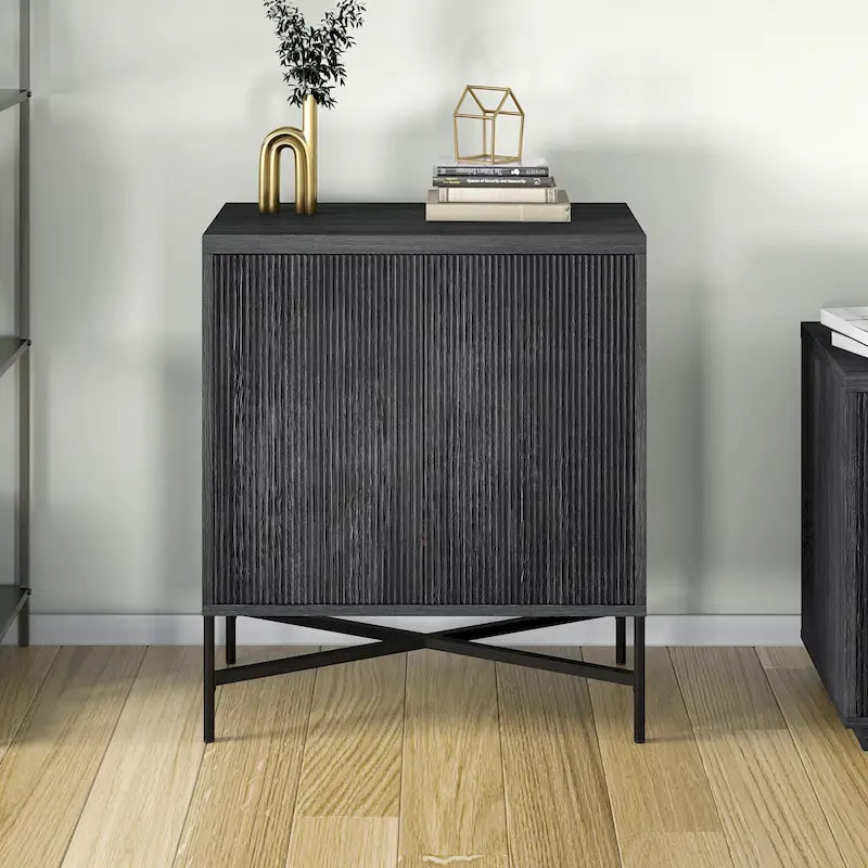 Meuble de rangement d'appoint de 28 po avec étagère réglable, portes texturées en PVC et gestion des câbles