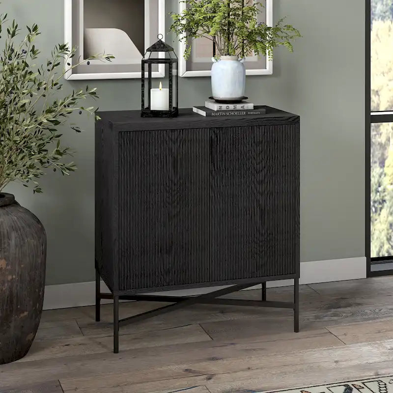Meuble de rangement d'appoint de 28 po avec étagère réglable, portes texturées en PVC et gestion des câbles