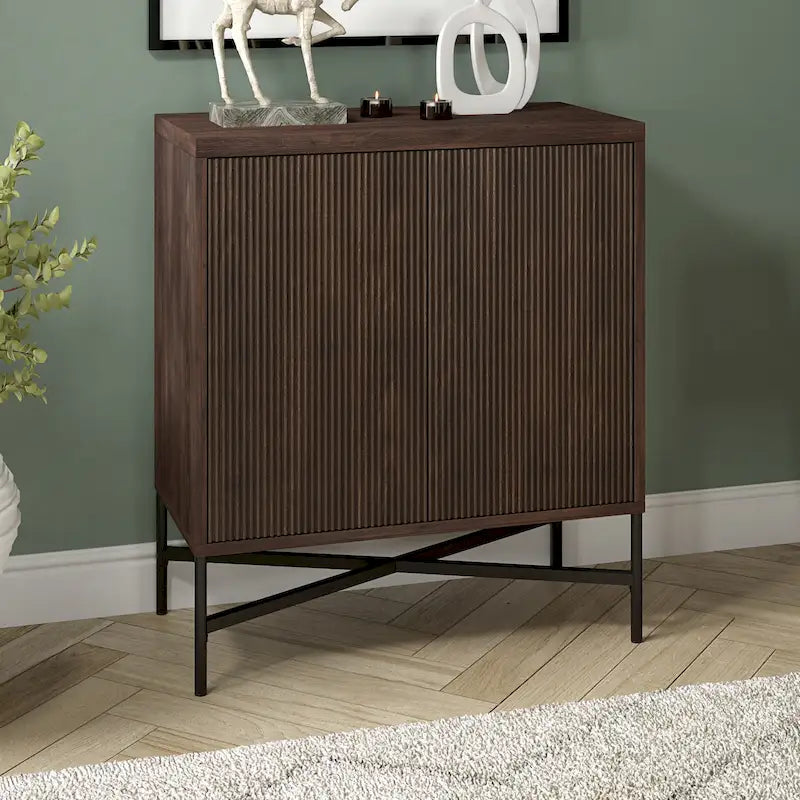 Meuble de rangement d'appoint de 28 po avec étagère réglable, portes texturées en PVC et gestion des câbles